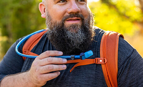 Valve buccale à bec souple avec clip magnétique