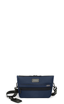 TUMI Alpha Sac port&eacute; crois&eacute; the box