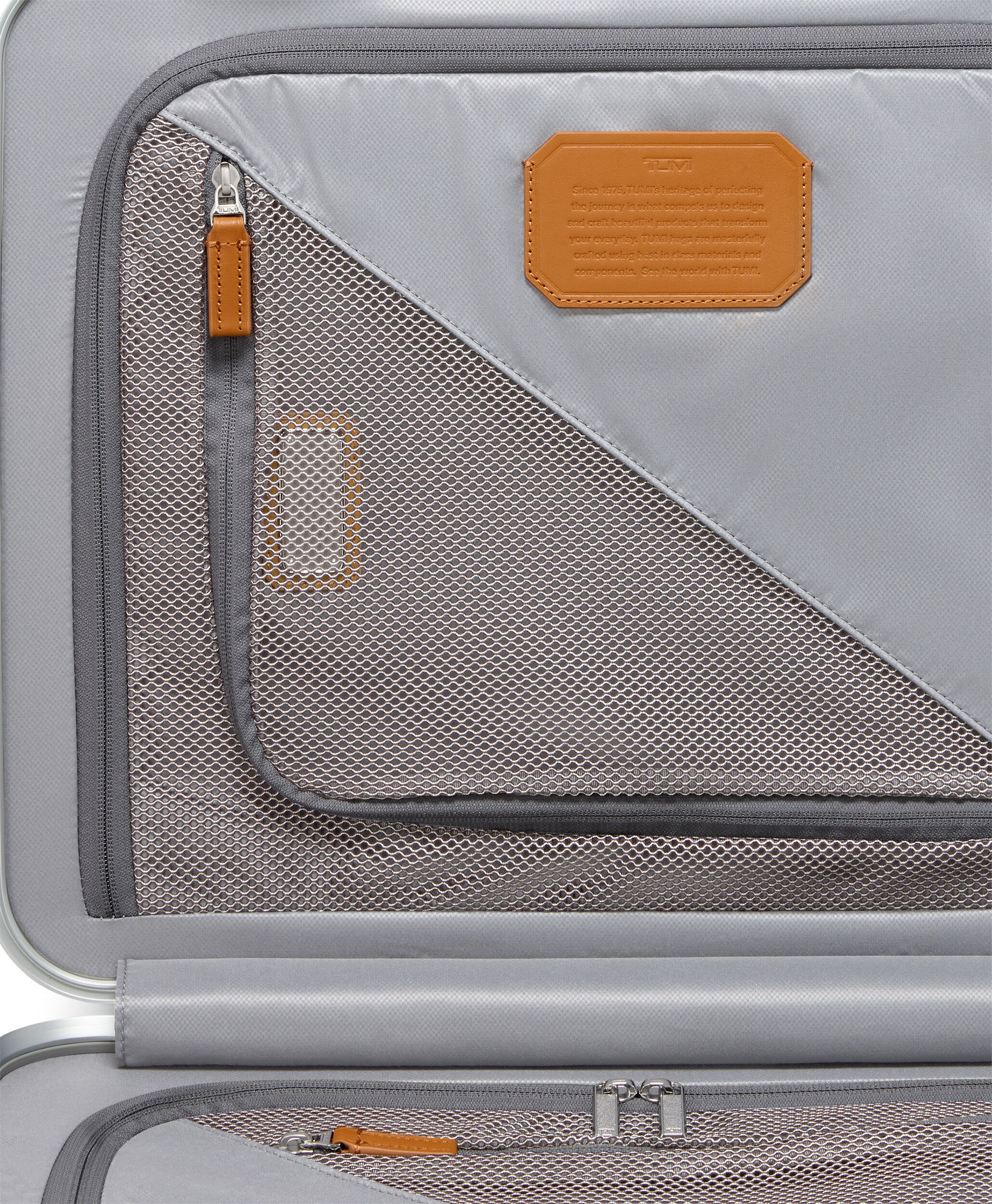 19 Degree Aluminium Valise &agrave; 4 roues 56 cm - Cont. | TUMI Valise Cabine Large