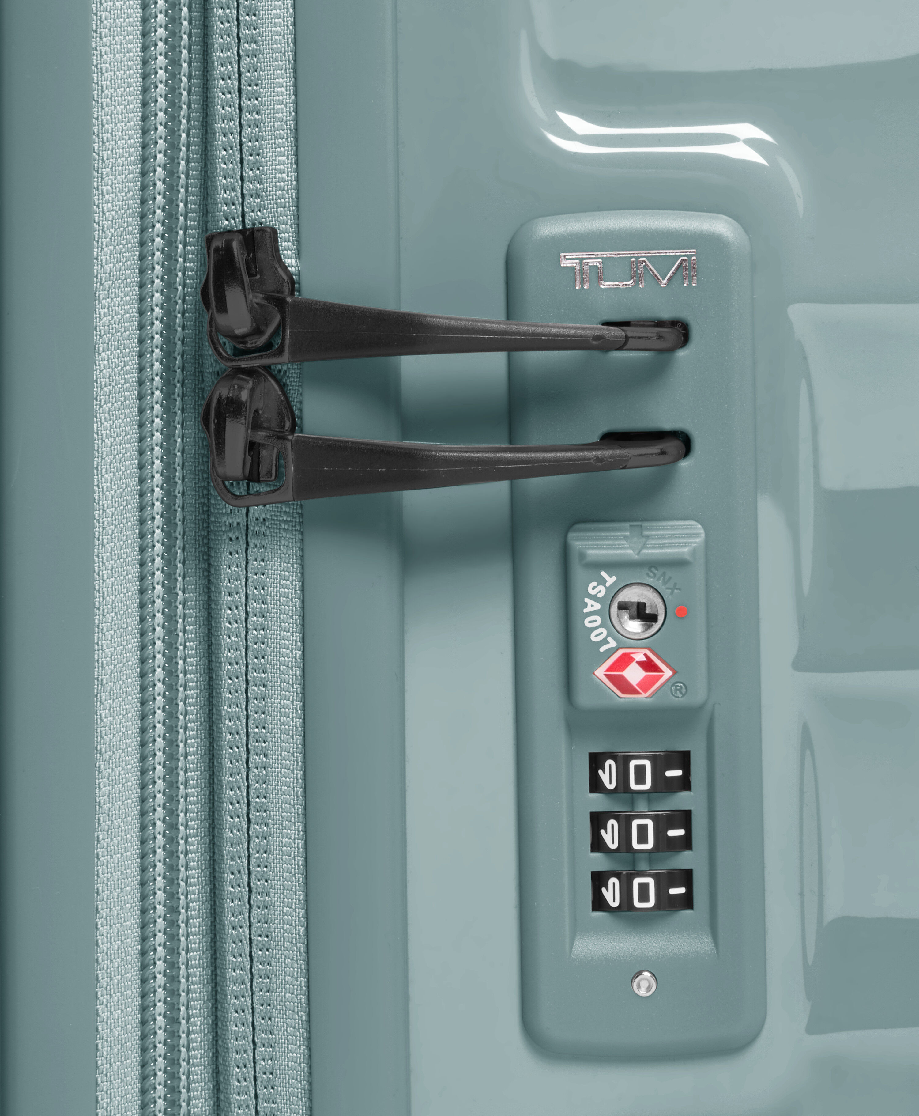 19 Degree Front Access Spinner Expandable (4 wheels) 66 cm